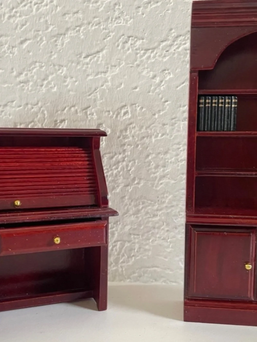 VTG 80's DOLL HOUSE OFFICE WOODEN MAHOGANY FURNITURE DETAILED LIBRARY DESK